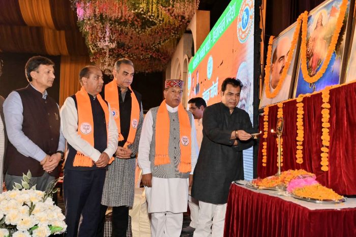 बद्दी में भाजपा की प्रदेश स्तरीय कार्यशाला में भाग लेते नेता। बद्दी में भाजपा की प्रदेश स्तरीय कार्यशाला में भाग लेते नेता।