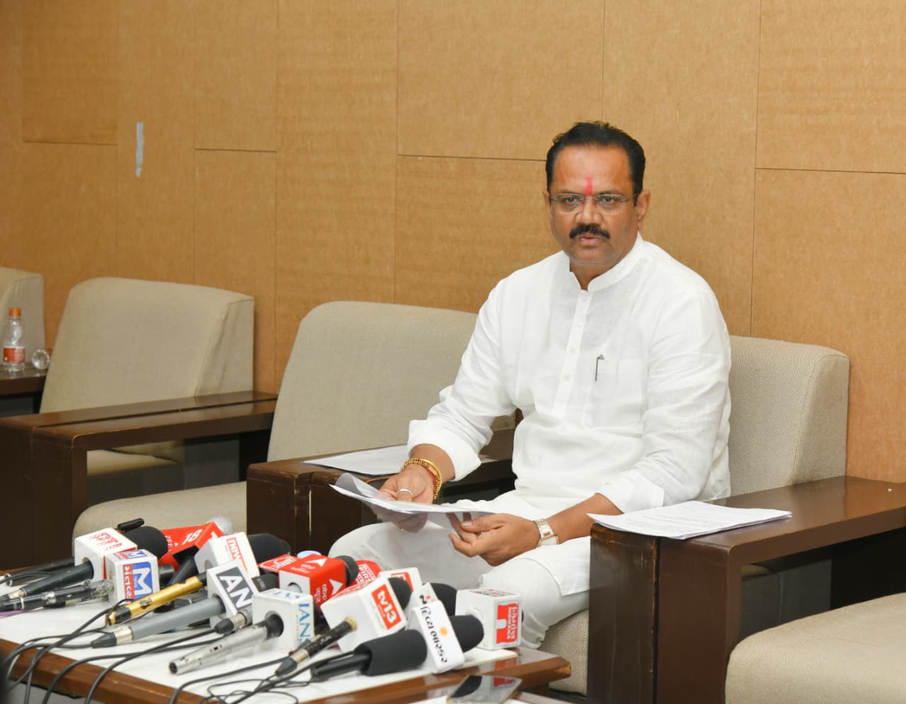 કૃષિ મંત્રી જીતુભાઈ વાઘાણી