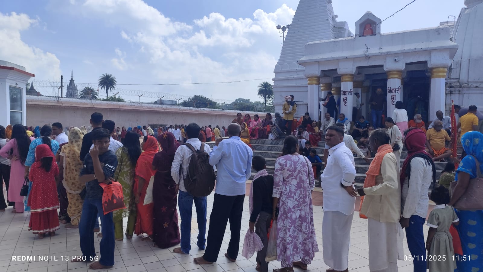 अमरकंटक में नर्मदा के दर्शन के लिए श्रद्धालुओं की भीड अमरकंटक में नर्मदा के दर्शन के लिए श्रद्धालुओं की भीड
