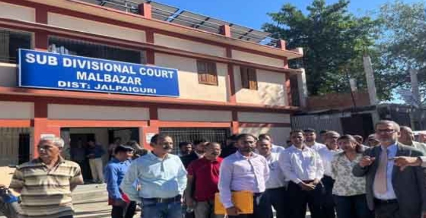 अदालत के बगल में अवैध निर्माण अदालत के बगल में अवैध निर्माण