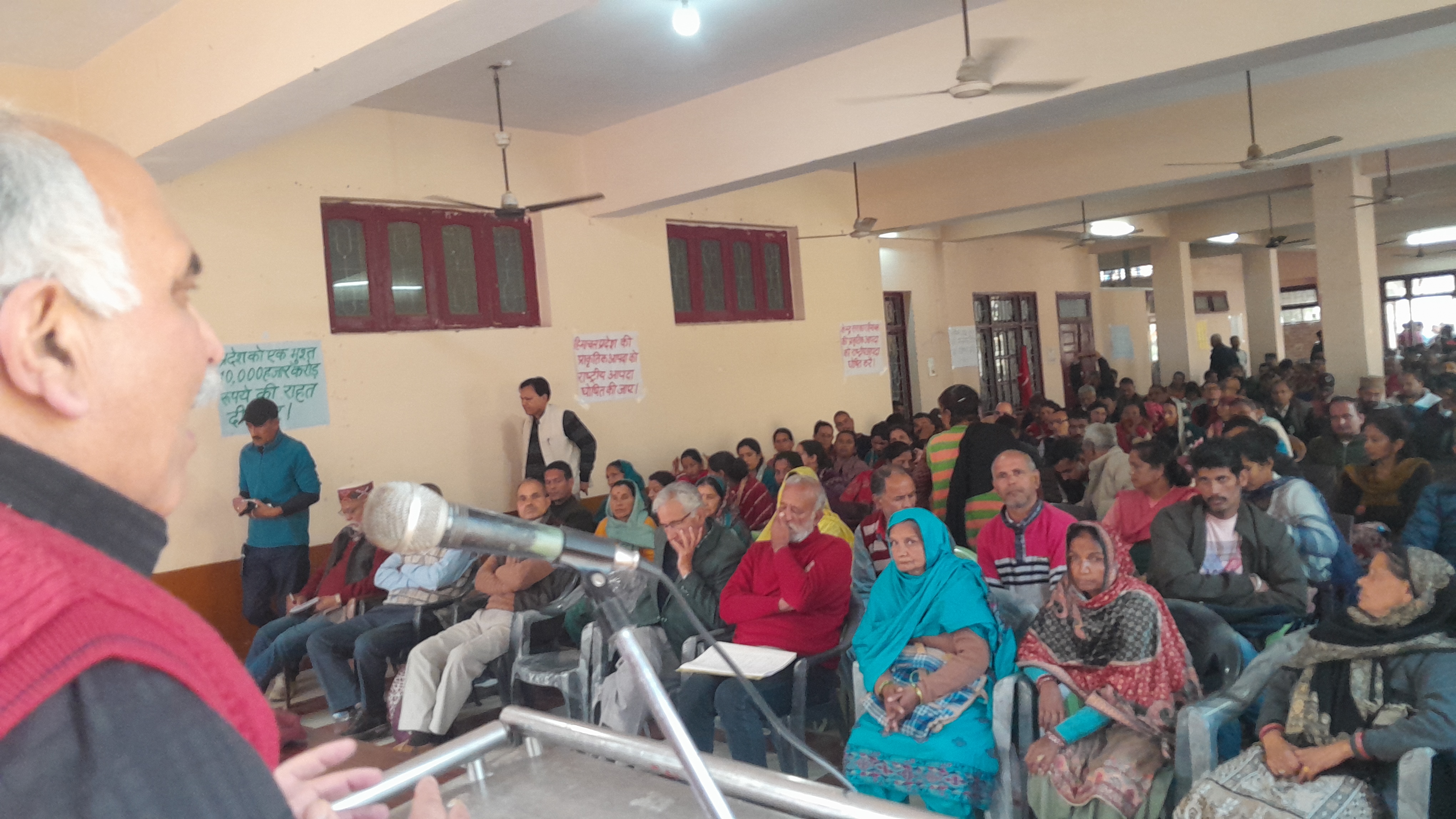 आपदा प्रभावितों के राजय अधािवेशान काे संबाेधित करते हुए।