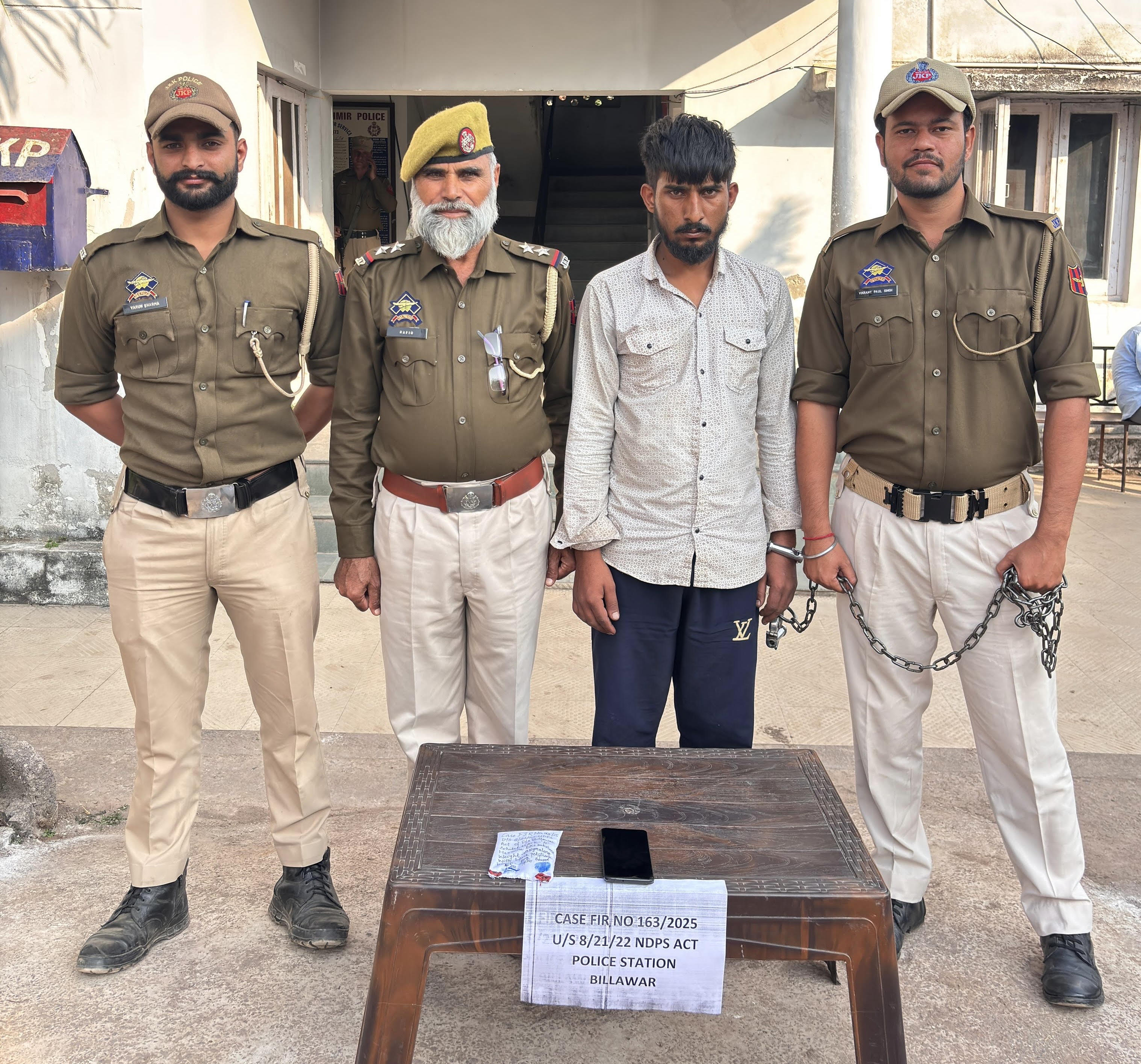 Bilawar police arrested a drug smuggler with 9.31 grams of heroin. Bilawar police arrested a drug smuggler with 9.31 grams of heroin.