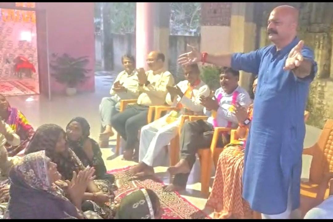 उमर अब्दुल्ला सरकार पर युद्धवीर सेठी का तीखा प्रहार, जम्मू की उपेक्षा का लगाया आरोप उमर अब्दुल्ला सरकार पर युद्धवीर सेठी का तीखा प्रहार, जम्मू की उपेक्षा का लगाया आरोप