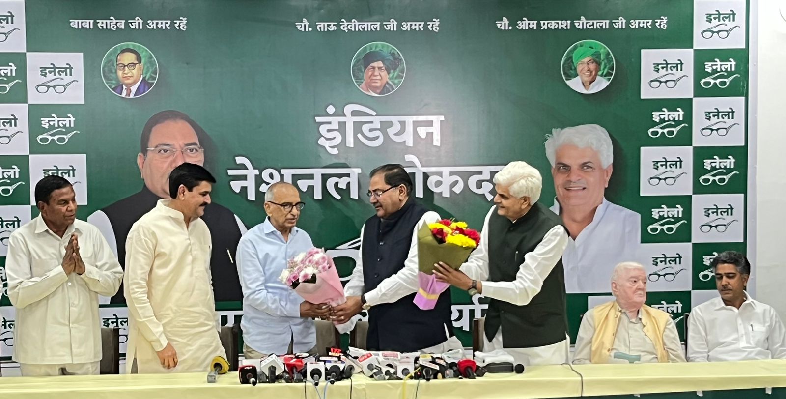 हरियाणा के पूर्व वित्त मंत्री संपत्त सिंह इनेलाे में शामिल हाेते हुए हरियाणा के पूर्व वित्त मंत्री संपत्त सिंह इनेलाे में शामिल हाेते हुए