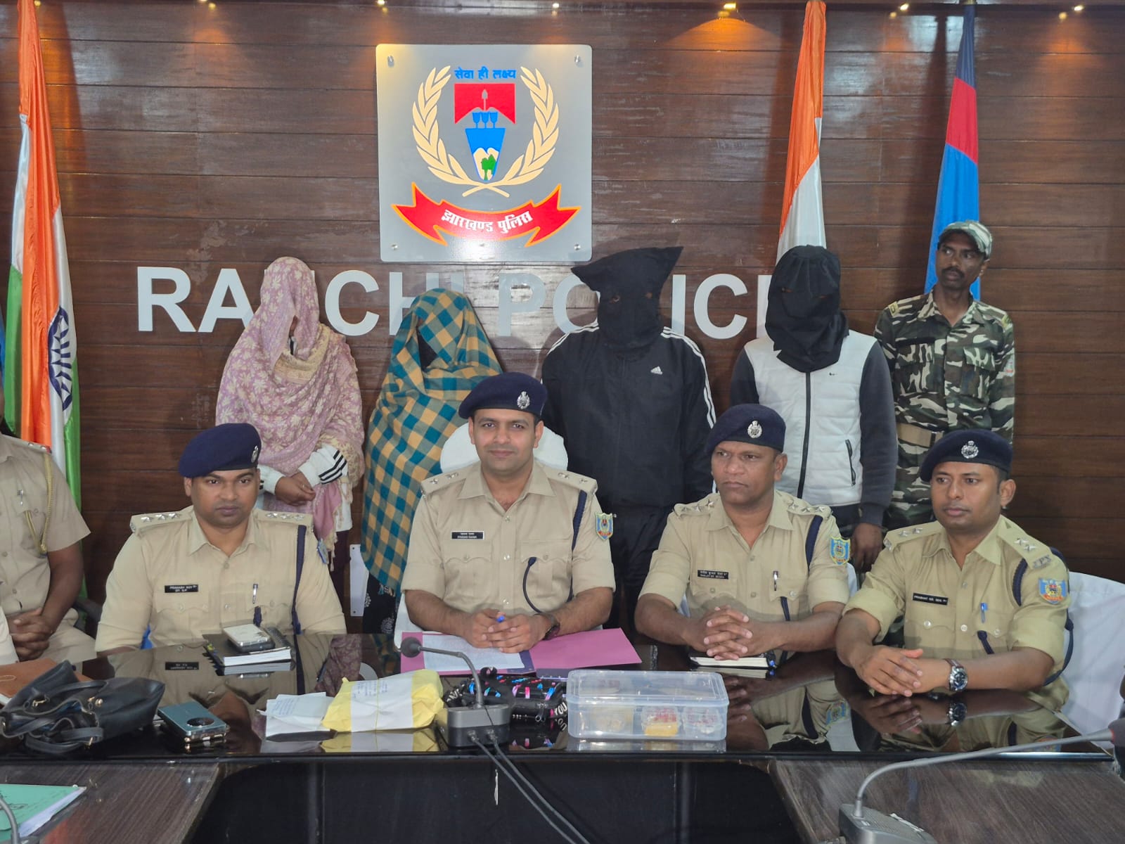 जानकारी देते एसपी जानकारी देते एसपी