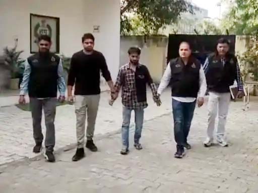 पुलिस गिरफ्त में आरोपी जतिन मंगला पुलिस गिरफ्त में आरोपी जतिन मंगला