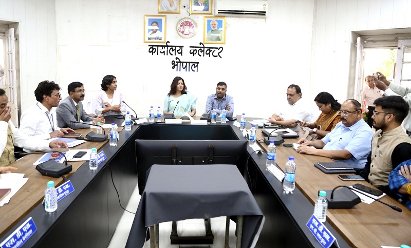 विशेष गहन पुनरीक्षण की तैयारियों व किये जा रहे कार्यों की समीक्षा