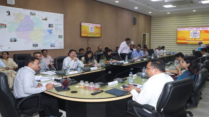 भागायुक्त डॉ. सुदाम खाडे की अध्यक्षता में गुरुवार को पहली कलेक्टर्स कॉन्फ्रेंस