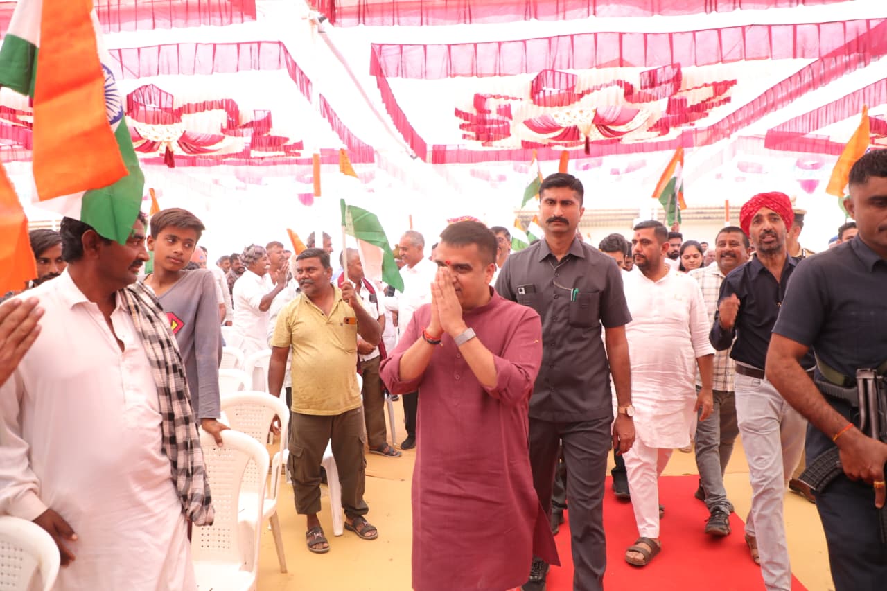 કચ્છના પ્રથમ સરહદી ગામ પુનરાજપરની મુલાકાત