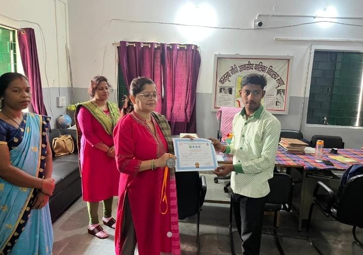 प्रतियोगिता में शामिल छात्र