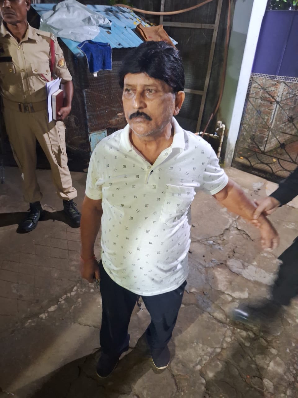 गिरफ्तार फर्जी डॉक्टर।