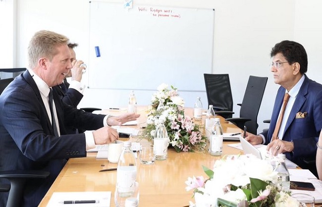 अपने न्यूजीलैंड समकक्ष टॉड मैक्ले के साथ एफटीए वार्ता की समीक्षा करते पीयूष गोयल अपने न्यूजीलैंड समकक्ष टॉड मैक्ले के साथ एफटीए वार्ता की समीक्षा करते पीयूष गोयल