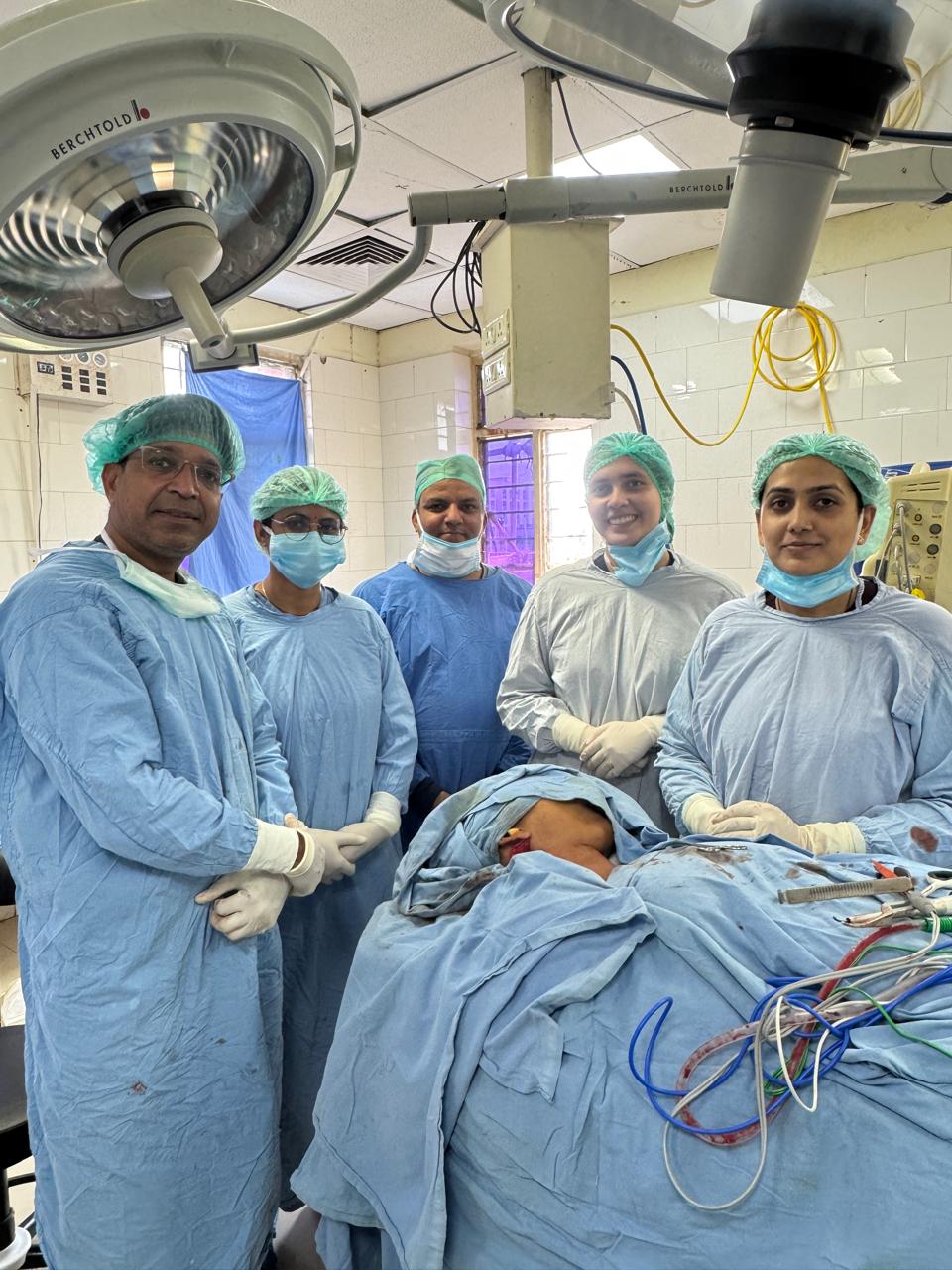 एसएमएस में हुआ राजस्थान का पहला रेट्रोऑरिक्यूलर एंडोस्कोपिक थाइरोइड ऑपरेशन सफल एसएमएस में हुआ राजस्थान का पहला रेट्रोऑरिक्यूलर एंडोस्कोपिक थाइरोइड ऑपरेशन सफल