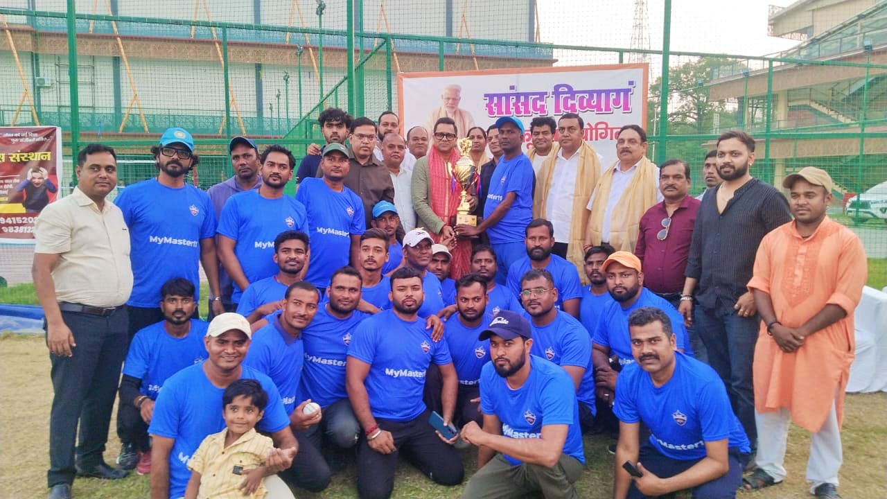 सांसद दिव्यांग खेलकूद प्रतियोगिता में दिव्यांग क्रिकेटर