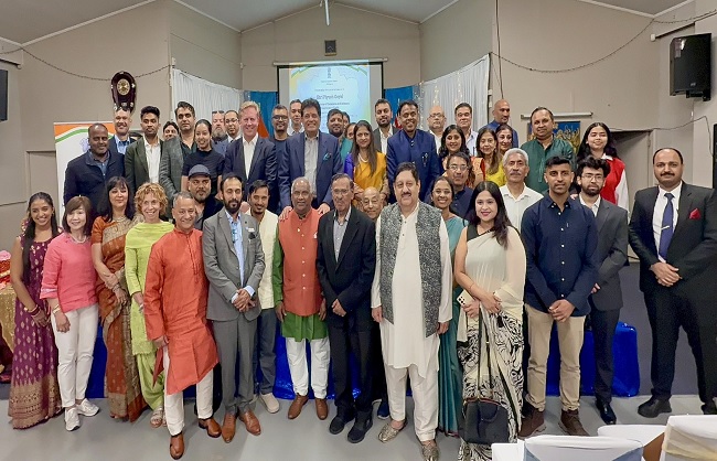 न्यूजीलैंड यात्रा के दौरान व्यापारिक नेताओं के साथ पीयूष गोयल