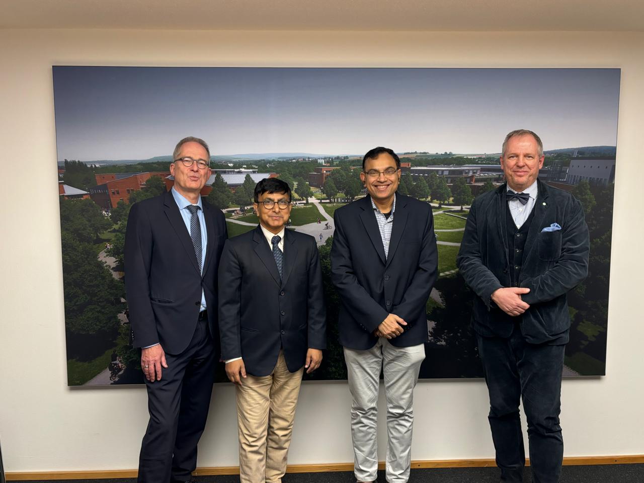 आईआईटी खड़गपुर और बायरॉयथ विश्वविद्यालय के बीच नवाचार के लिए भारत-जर्मन उत्कृष्टता केंद्र की स्थापना हेतु ऐतिहासिक समझौता आईआईटी खड़गपुर और बायरॉयथ विश्वविद्यालय के बीच नवाचार के लिए भारत-जर्मन उत्कृष्टता केंद्र की स्थापना हेतु ऐतिहासिक समझौता