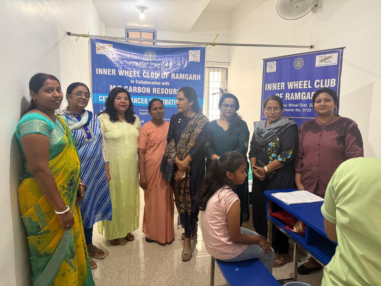 कैंप में शामिल लोग कैंप में शामिल लोग