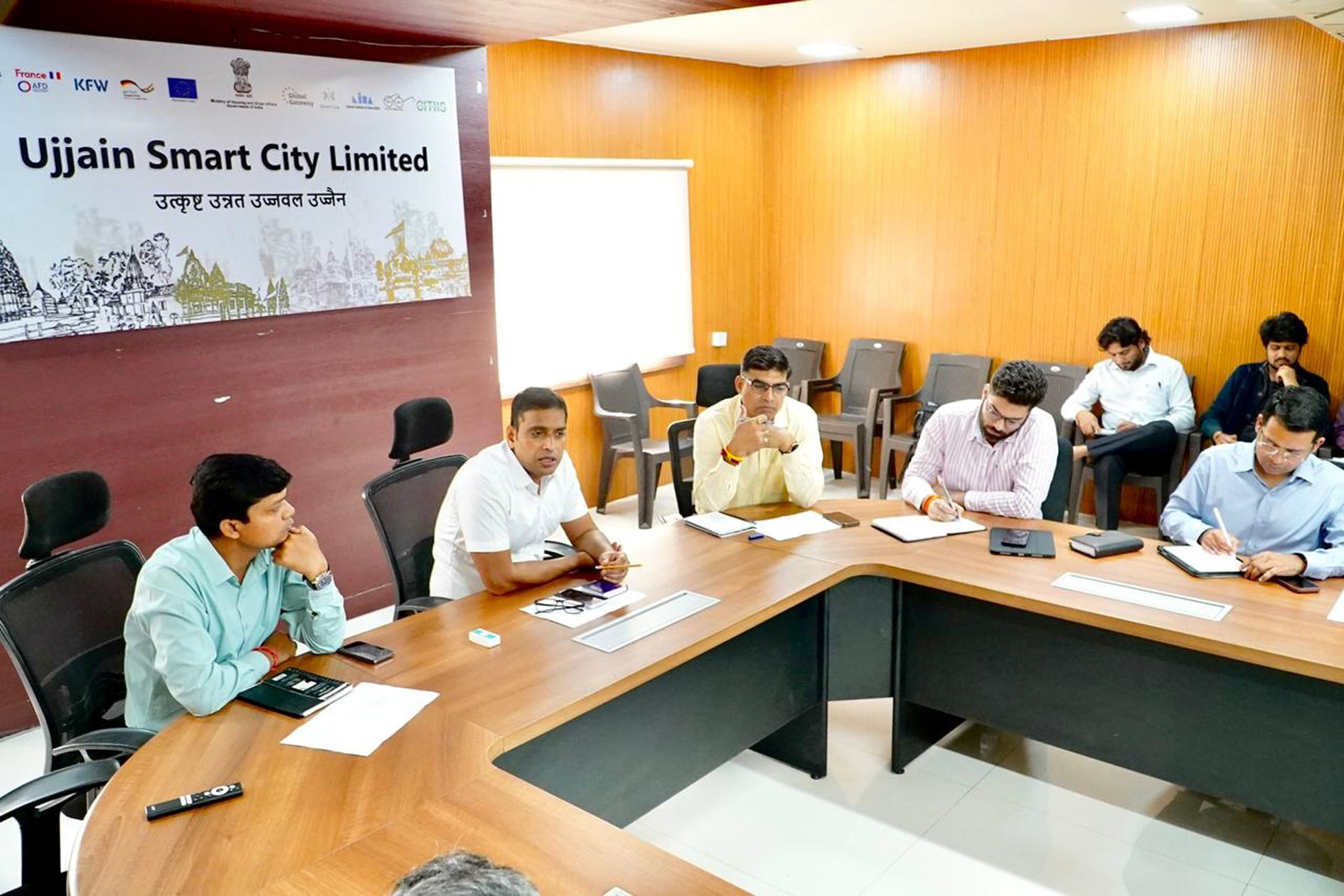 म.प्र. सडक़ विकास निगम के महाप्रबंधक को कारण बताओ नोटिस म.प्र. सडक़ विकास निगम के महाप्रबंधक को कारण बताओ नोटिस