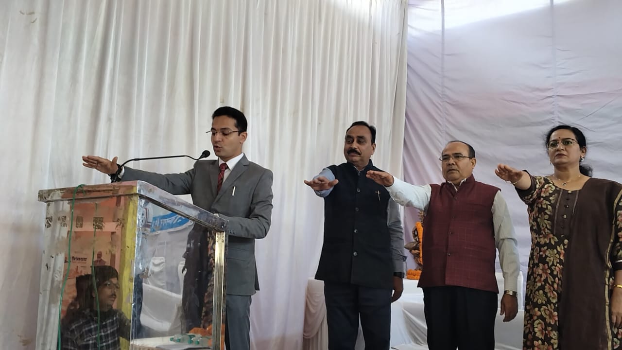 अशोकनगर: वंदेमातरम की वर्षगांठ पर स्वदेशी अपनाने का दिलाया संकल्प