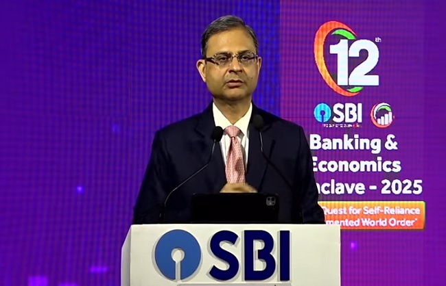 एसबीआई के बैंकिंग और इकोनॉमिक्स कॉन्क्लेव 2025 को संबोधित करते संजय मल्होत्रा एसबीआई के बैंकिंग और इकोनॉमिक्स कॉन्क्लेव 2025 को संबोधित करते संजय मल्होत्रा