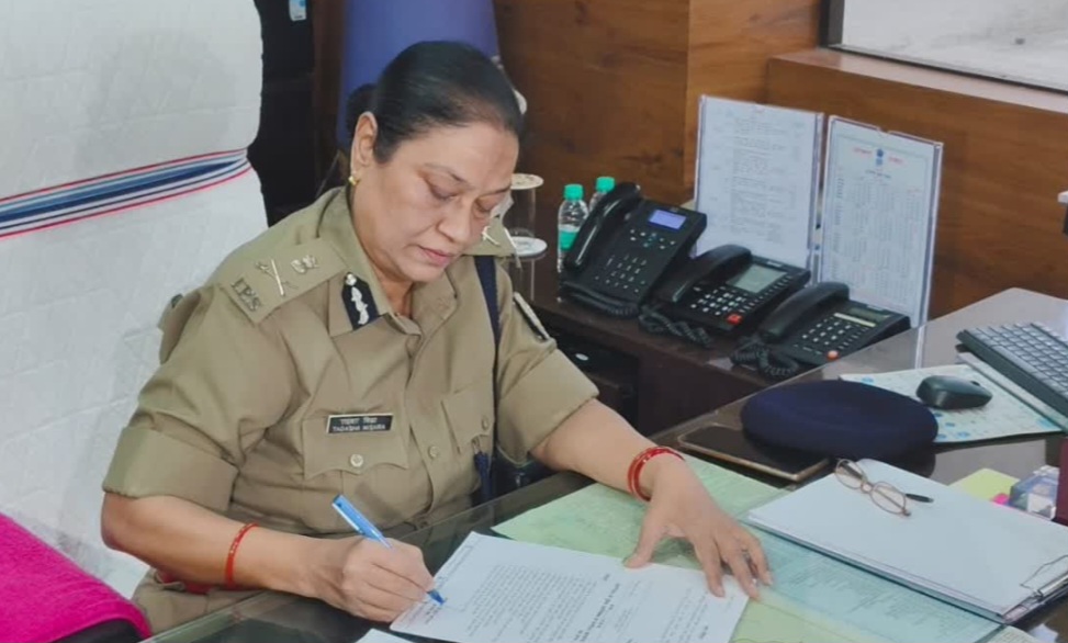 पदभार ग्रहण करते हुए तदाशा मिश्रा