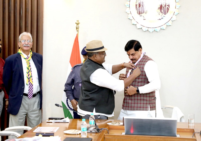 मुख्यमंत्री से मिले स्काउट्स एवं गाइड्स के पदाधिकारी
