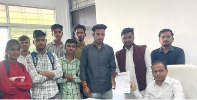 अभाविप ने एसडीएम को सौंपा ज्ञापन