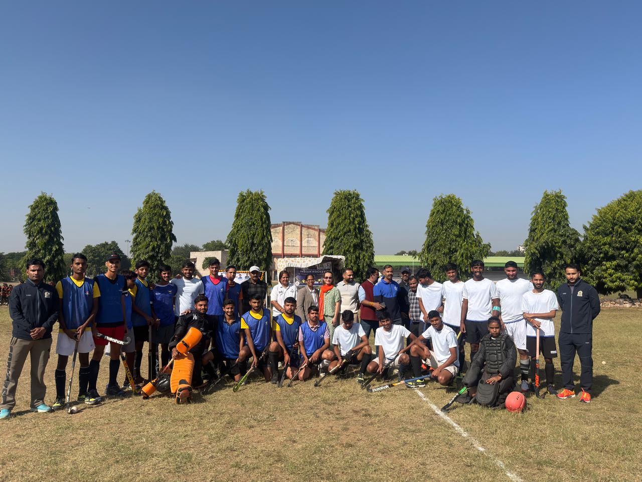 हॉकी के 100 गौरवशाली वर्ष पूरे: हॉकी राजस्थान की ओर से राजस्थान विश्वविद्यालय में प्रदर्शनी मैच का आयोजन हॉकी के 100 गौरवशाली वर्ष पूरे: हॉकी राजस्थान की ओर से राजस्थान विश्वविद्यालय में प्रदर्शनी मैच का आयोजन