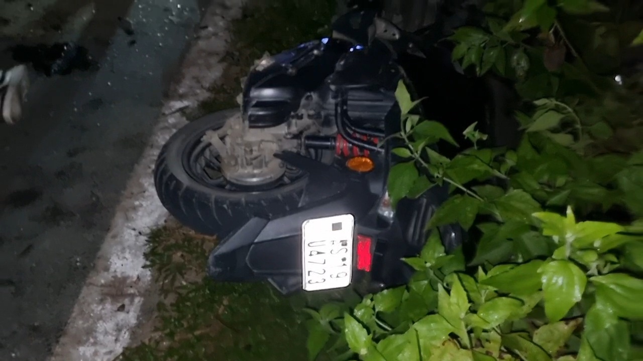 सड़क हादसे में दो लोग गंभीर रूप से घायल