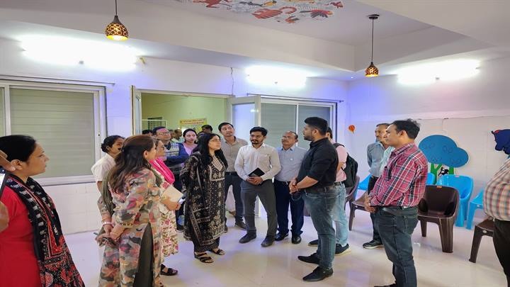 खरगोनः कलेक्टर ने जिला चिकित्सालय खरगोन का किया निरीक्षण