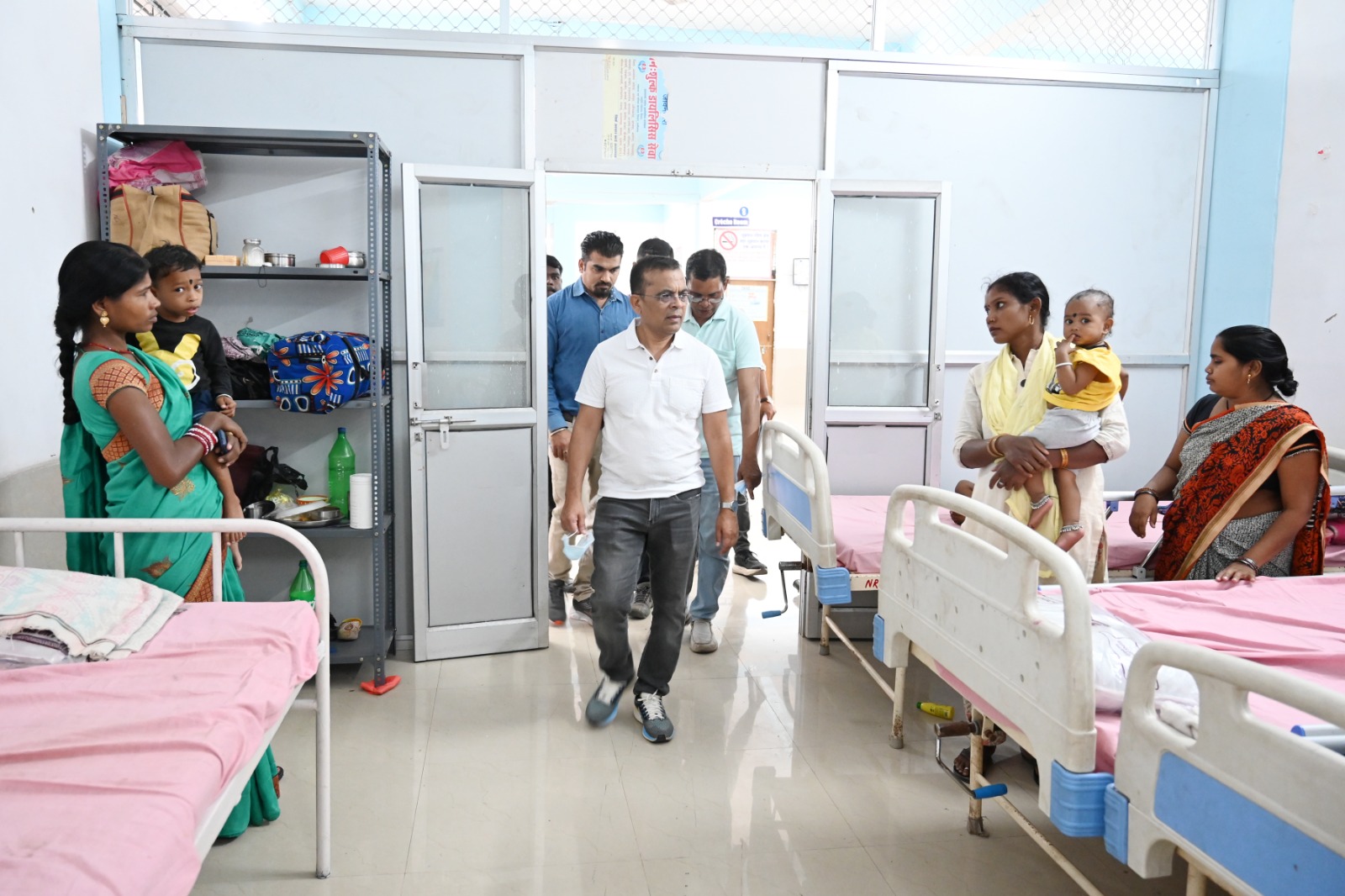 जांजगीर चांपा कलेक्टर जन्मेजय महोबे ने जिला अस्पताल का किया औचक निरीक्षण