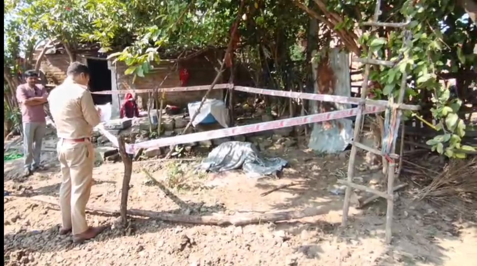 दमोह-₹100 खर्च के नहीं देने पर नाती ने की दादी की हत्या दमोह-₹100 खर्च के नहीं देने पर नाती ने की दादी की हत्या