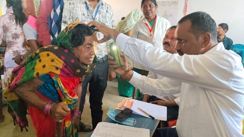 डिण्डोरीः मेगा स्वास्थ्य शिविर डिण्डोरीः मेगा स्वास्थ्य शिविर