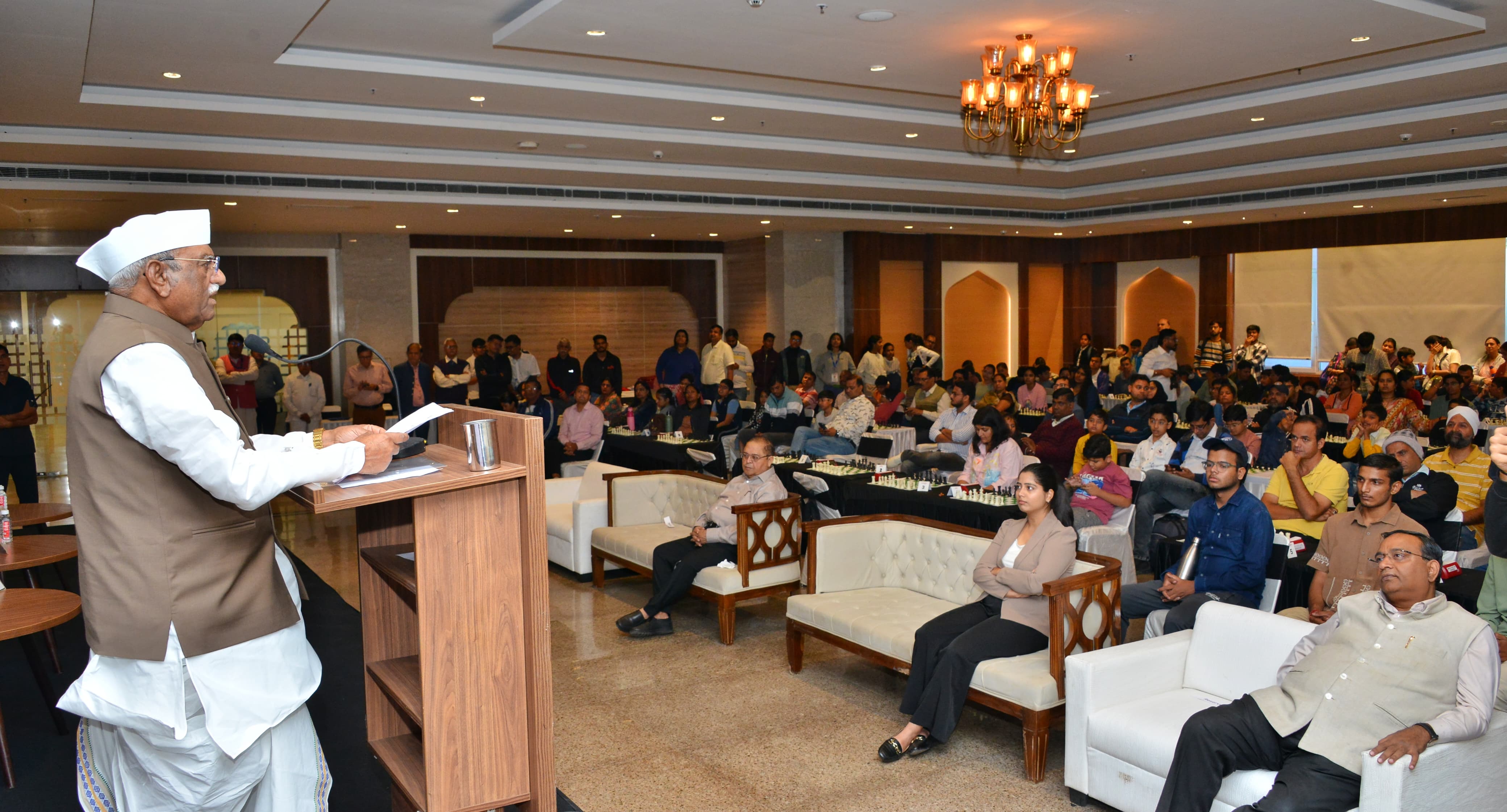 राज्यपाल ने ऑपन रेपिड चेस प्रतियोगिता का शुभारंभ किया राज्यपाल ने ऑपन रेपिड चेस प्रतियोगिता का शुभारंभ किया