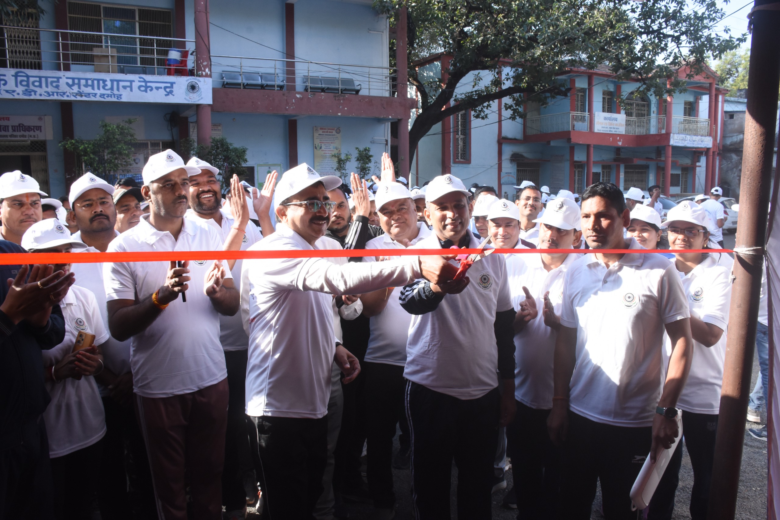 न्यायोत्सव प्रधान न्यायाधीश सोलंकी,कलेक्टर कोचर के साथ दौडे न्यायाधीश