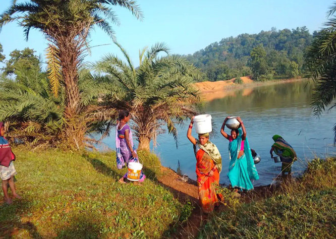 दो महीने से खराब सोलर पंप नही बनी, पेयजल संकट दो महीने से खराब सोलर पंप नही बनी, पेयजल संकट