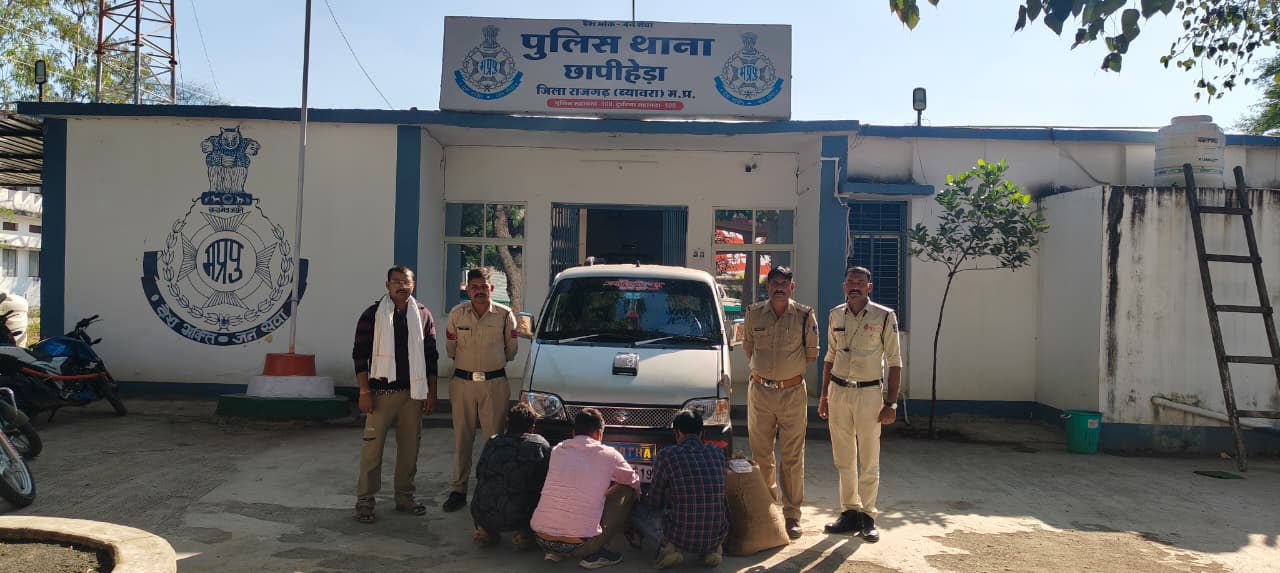 चोरी करने के मामले में चार आरोपित पकड़ाए,माल बरामद