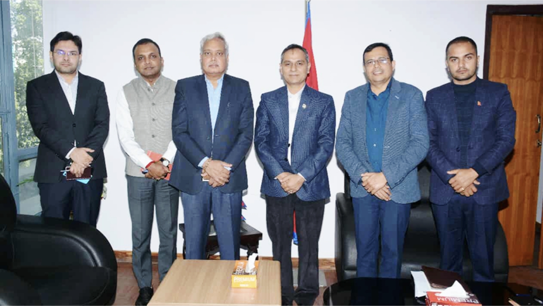 गृहमंत्री से मुलाकात करते भारतीय राजदूत