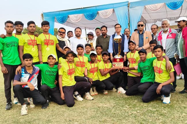 विजेता शिवपुर क्लब वाराणसी की टीम