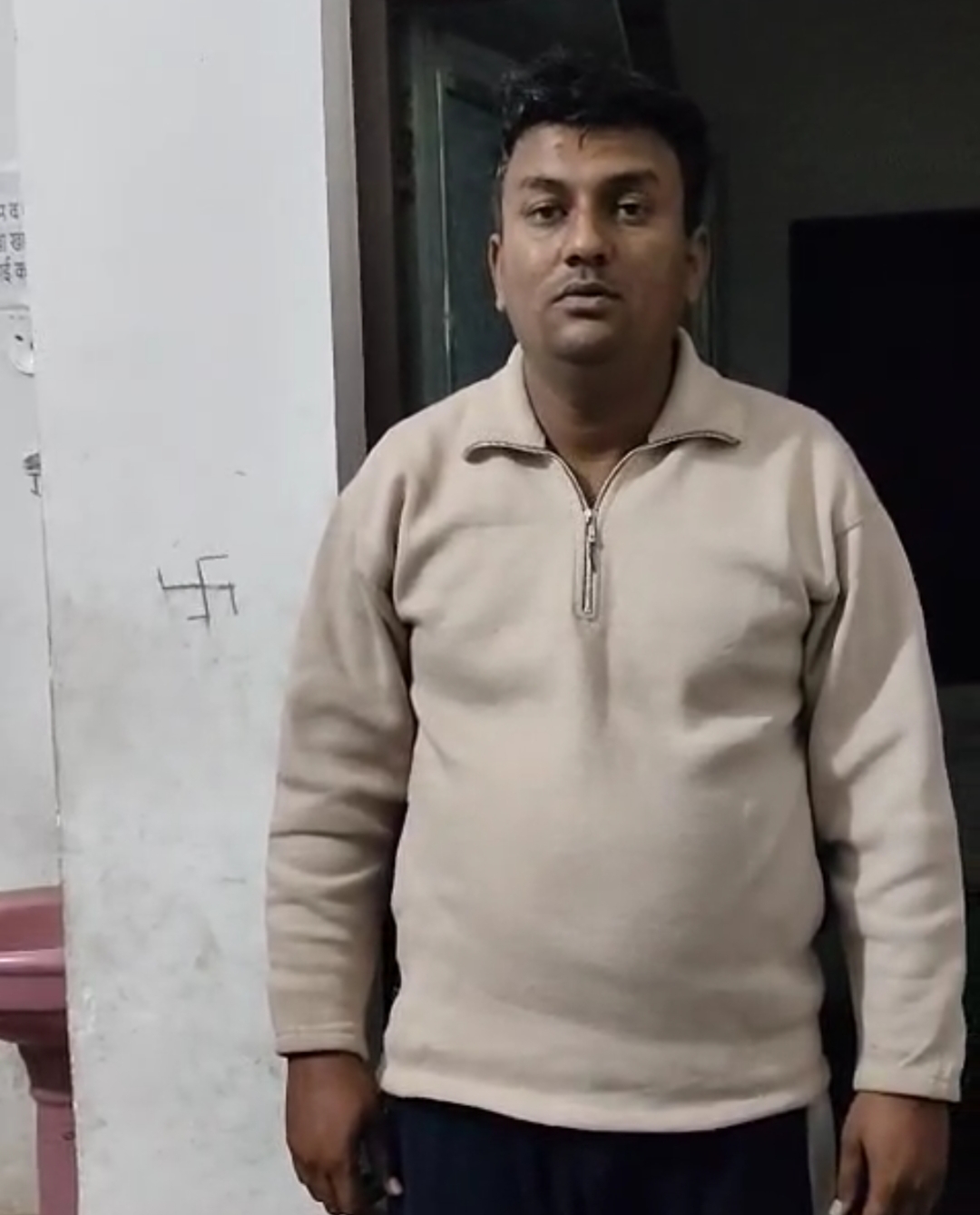 केन्द्रीय नारकोटिक्स ब्यूरो के इंस्पेक्टर के लिए बीस हजार रूपये की भारतीय मुद्रा एंव डमी नोट रिश्वत लेते दलाल गिरफ्तार केन्द्रीय नारकोटिक्स ब्यूरो के इंस्पेक्टर के लिए बीस हजार रूपये की भारतीय मुद्रा एंव डमी नोट रिश्वत लेते दलाल गिरफ्तार