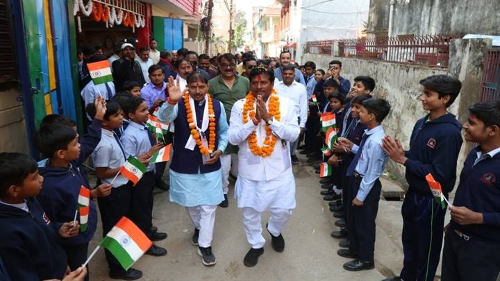 उत्साह व उमंग के साथ निकली पदयात्रा