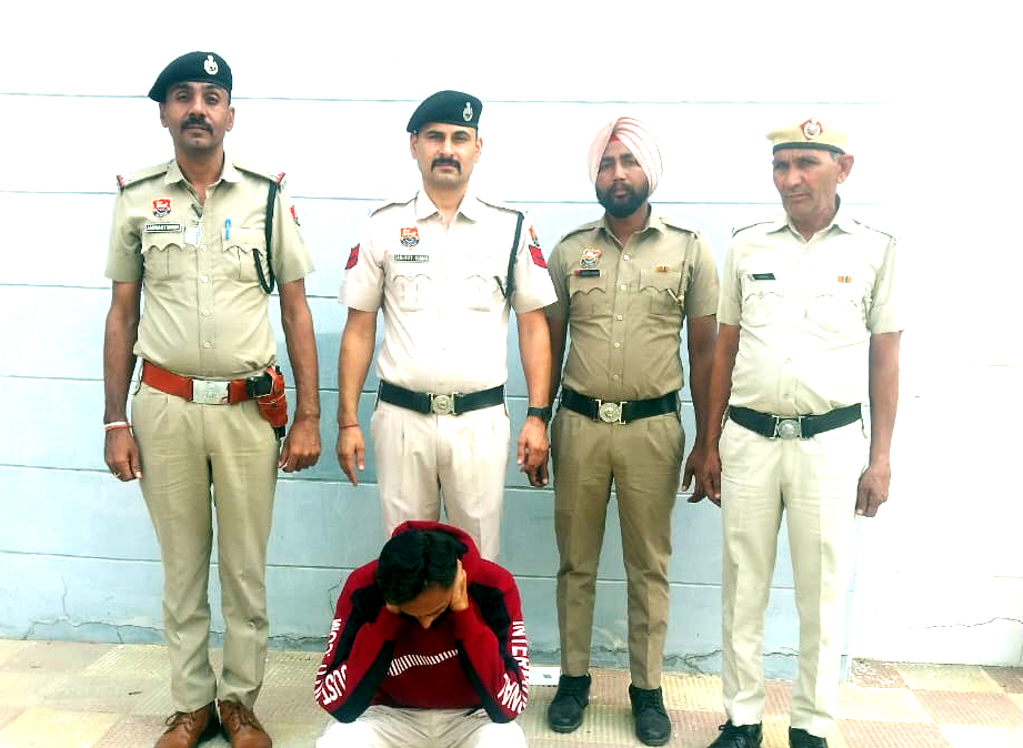 हेरोइन बरामदगी मामले में पकड़ा गया मुख्य सप्लायर। हेरोइन बरामदगी मामले में पकड़ा गया मुख्य सप्लायर।