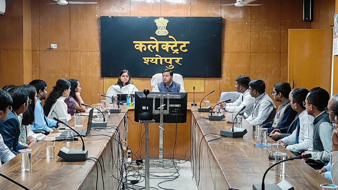 - भारतीय प्रशासनिक सेवा के प्रशिक्षु अधिकारियों के साथ बैठक आयोजित