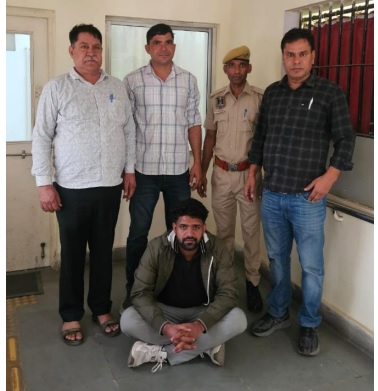 ऑनलाइन परीक्षा में  फर्जीवाड़ा के मामले में फरार 25 हजार रुपए का इनामी गिरफ्तार