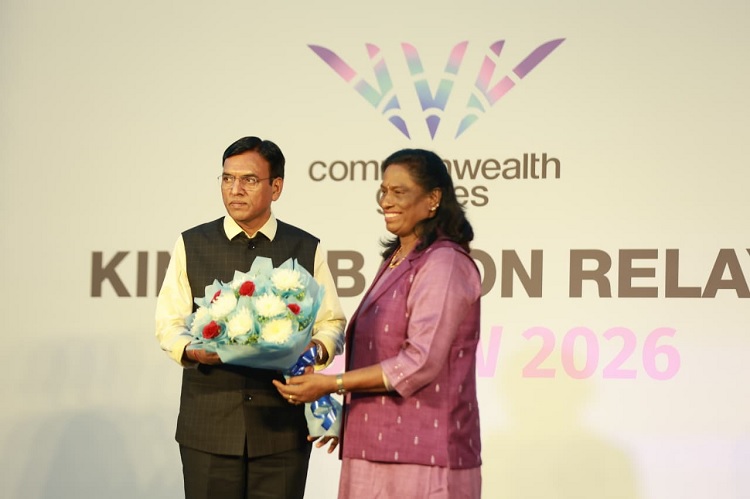 केंद्रीय मंत्री डॉ. मनसुख मंडाविया ने दिल्ली में ग्लासगो 2026 राष्ट्रमंडल खेलों के लिए किंग्स बैटन रिले का शुभारंभ किया
