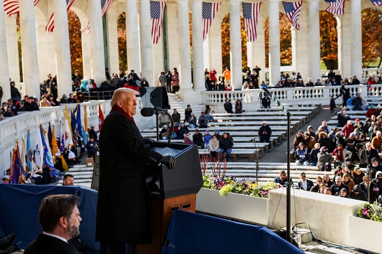 राष्ट्रपति डोनाल्ड ट्रम्प ने वेटरन्स डे के अवसर पर संबोधन देते हुए