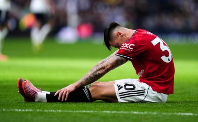 स्टार फॉरवर्ड और मैनचेस्टर यूनाइटेड के खिलाड़ी बेंजामिन सेस्को