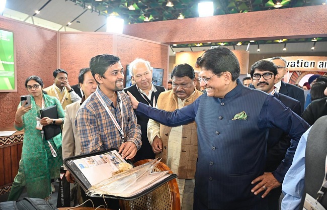 यशोभूमि में जनजातीय व्यापार सम्मेलन-2025 के दौरान पीयूष गोयल