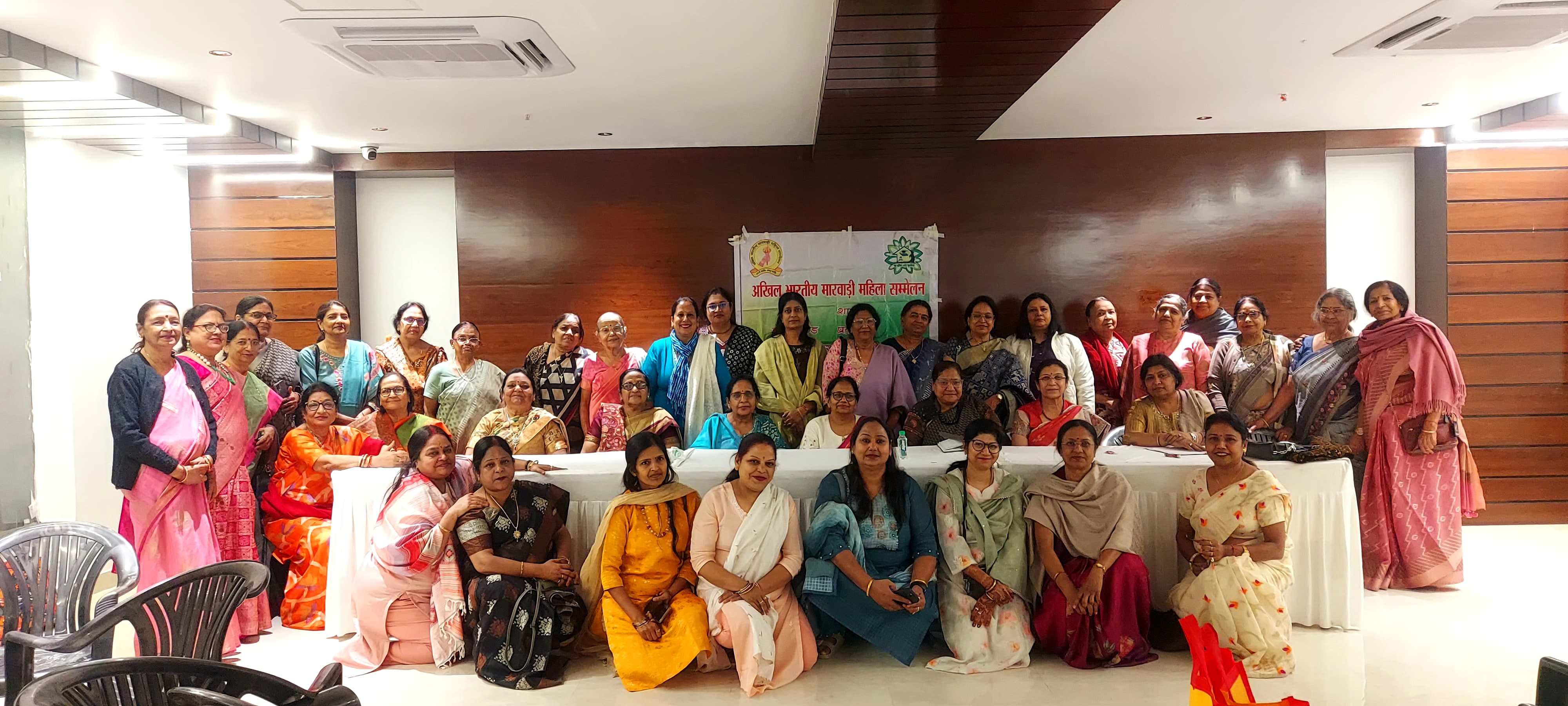 कार्यक्रम में मौजूद मारवाड़ी महिला समिति के सदस्य पदाधिकारीगण