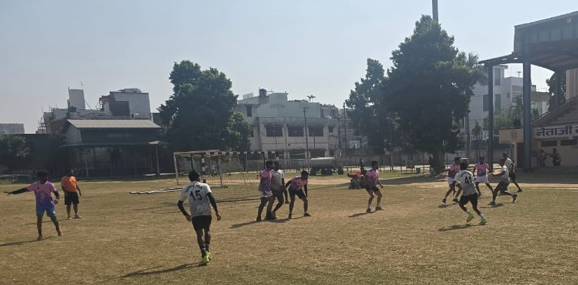 सीनियर पुरुष हैंडबाल राज्य स्तरीय हैंडबाल प्रतियोगिता के दूसरे दिन भी खिलाड़ियों ने दिखाया उत्साह